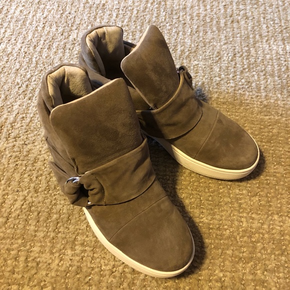 J/Slides Shoes - J/Slides NYC Size 8 1/2 Tan Suede Sneaker